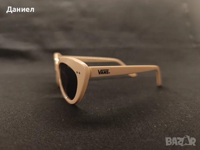 Дамски очила Vans, снимка 2 - Слънчеви и диоптрични очила - 55502525
