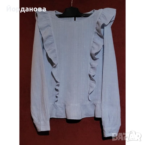 Стилна дамска блуза с ефектни къдрички