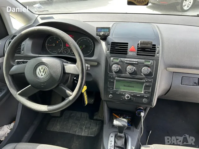 Volkswagen Touran 2.0 TDI DSG, снимка 6 - Автомобили и джипове - 55569828
