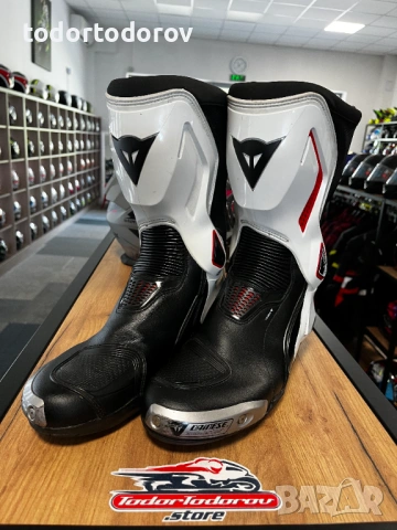 Mото ботуши DAINESE TORQUE D1 OUT 43,всички протектори,подвижна става 264.04 лв. / 135 €