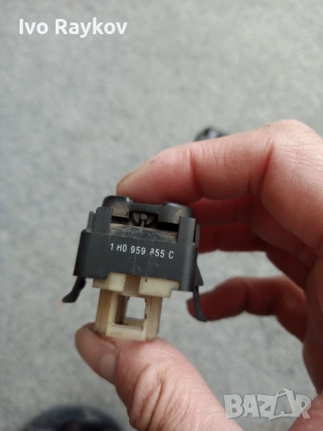 Бутон за ел стъкла VW Golf 3 , 1H0959855C, снимка 3 - Части - 55063824