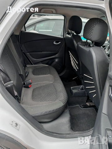 Renault Captur 1.3TCe, снимка 8 - Автомобили и джипове - 54421339
