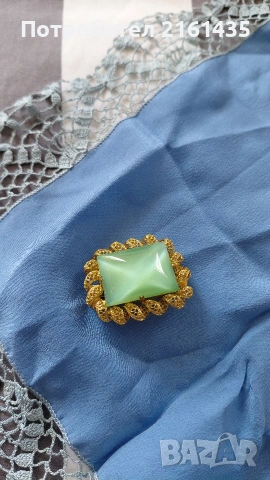 Ретро брошка. Безупречна. Стъклен камък Котешко око.