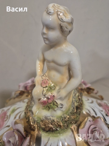 Голяма италианска порцеланова бонбониера с капак – стил Capodimonte, снимка 3 - Антикварни и старинни предмети - 54136078