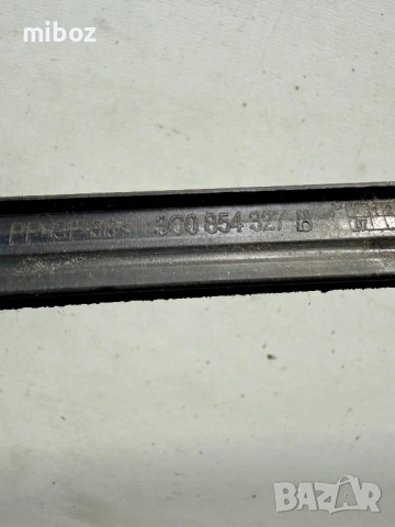 Лайсна лайсни предно стъкло VW Passat B6, снимка 2 - Части - 54444480