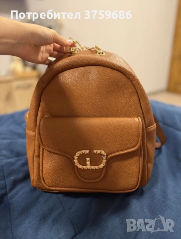 Оригинални чанти jaqcuemus, michael kors, guess, moschino, valentino, снимка 6 - Чанти - 54934465