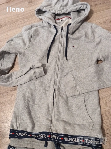 Екип Tommy Hilfiger, снимка 3 - Спортни екипи - 54912047