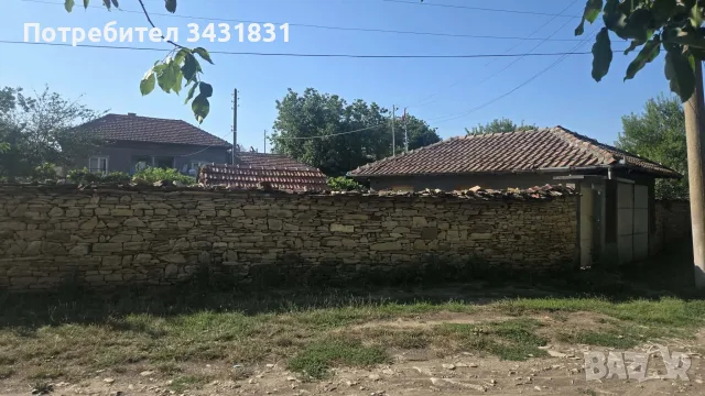 Голяма къща с голям двор в с. Долна Липница с кладенец, цена 55 000€, снимка 10 - Къщи - 55461875