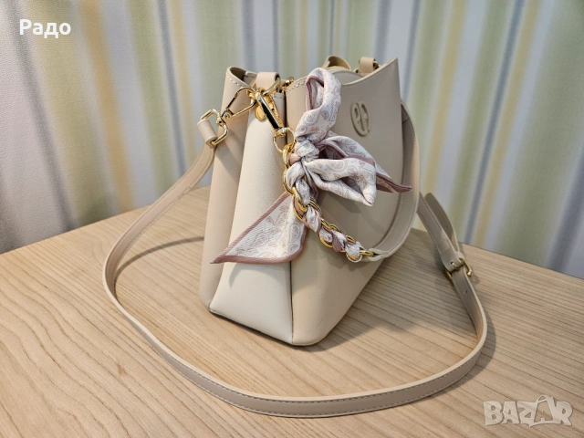 Нова дамска кожена чанта PUAFELI LY94 beige бежово кремаво еко кожа златна раница дръжки презрамки, снимка 13 - Чанти - 54797756