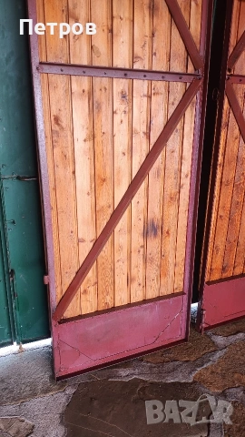 Продавам двукрила плътна врата от винкел, ламарина и чамова ламперия, снимка 5 - Входни врати - 54196557