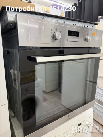 Фурна за вграждане Electrolux с дигитален дисплей 