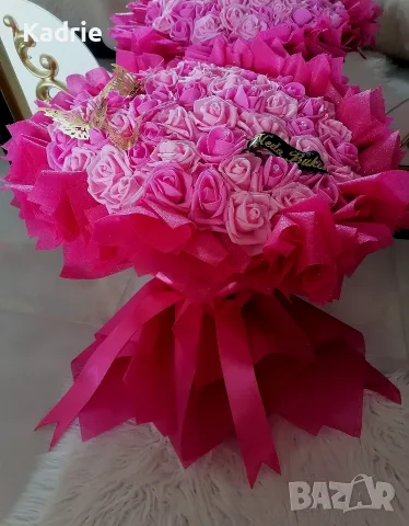 вечен букет от 51 рози 🌹👑, снимка 2 - Подаръци за жени - 55501159