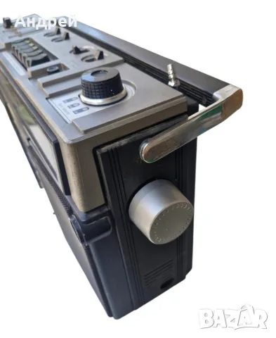 Радиокасетофон NEC RM-1010RE, снимка 2 - Радиокасетофони, транзистори - 55298819
