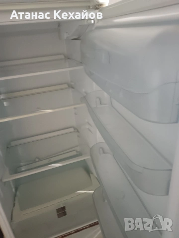 хладилник Indesit с камера, снимка 6 - Хладилници - 54724638