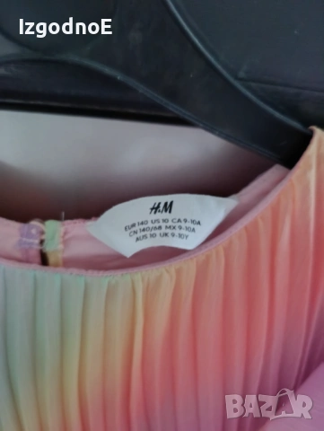 140 Прекрасна цветна рокля H&M в преливащи цветове , снимка 4 - Детски рокли и поли - 54713963