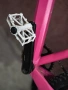 Продавам страхотен розов планински велосипед (MTB) – отлично състояние!, снимка 12