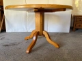 Кръгла трапезна маса от масивно дърво, снимка 3