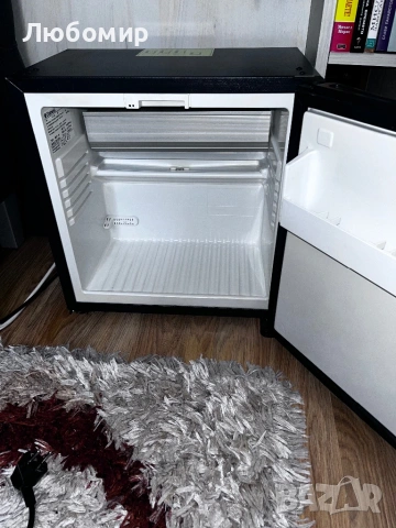 Mini fridge (малък хладилник), снимка 2 - Хладилници - 54276807