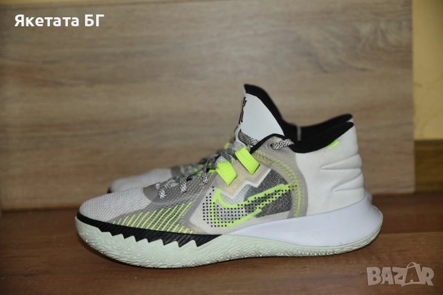  Nike KYRIE FLYTRAP V оригинални маратонки размер 45,5, снимка 2 - Маратонки - 54987263