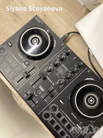 Контролер Pioneer DDJ-200, снимка 3 - Ресийвъри, усилватели, смесителни пултове - 54946425