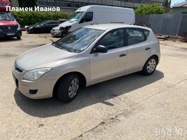 Hyundai I30 1.6 CRDI, снимка 2 - Автомобили и джипове - 55178674