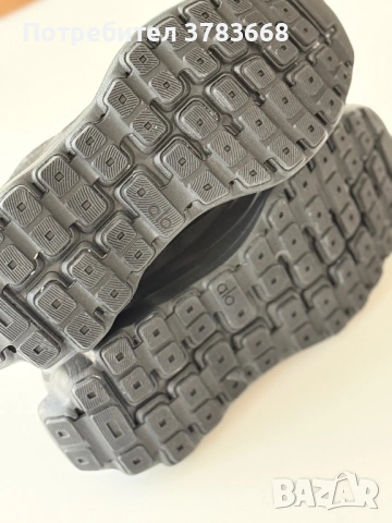 Оригинални маратонки Alo Yoga Runner Black/Black Размер EU 38 / 25см, снимка 5 - Маратонки - 54512336