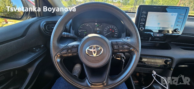 Toyota Yaris Hybrid 1.5 (116 к.с.) – 2022 г. – Реални км – Пълна сервизна история – 10 г. гаранция , снимка 7 - Автомобили и джипове - 54556252
