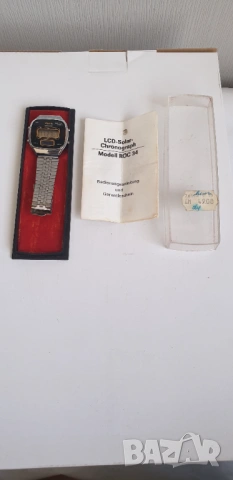 Стар дигитален соларен часовник от 1979 година