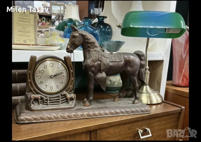 🐎 Винтидж статуетка с кон и часовник 🕰️  Елегантна винтидж статуетка с красиво изработен кон 