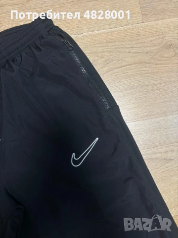 Оригинален анцуг Nike, снимка 2 - Спортни дрехи, екипи - 54623567