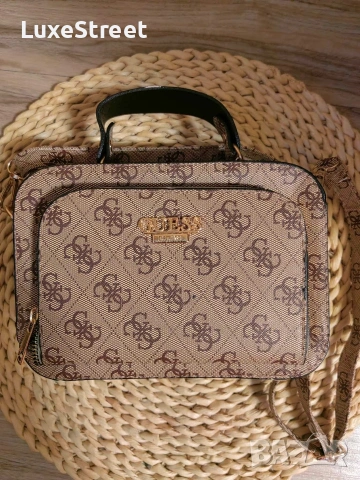 Дамски чанти с дълга дръжка през рамо Guess , снимка 6 - Чанти - 55267941