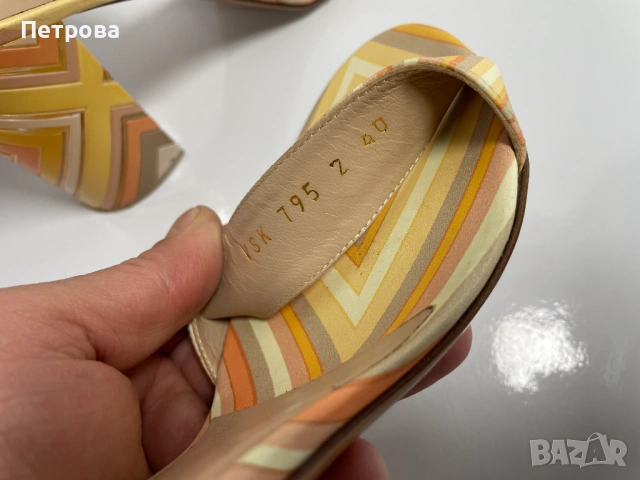Кожени сандали Valentino Garavani 40 Оригинал, снимка 12 - Сандали - 54439293