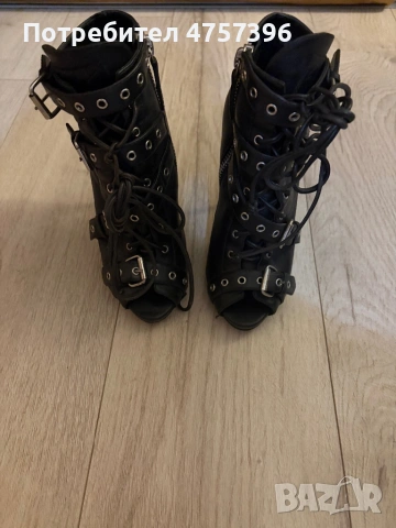 Giuseppe Zanotti Оригинални limited, снимка 4 - Дамски боти - 53964819