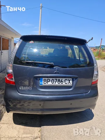 Mitsubishi Grandis 2.4 MIVEC 2007 ГАЗ 7 места, снимка 8 - Автомобили и джипове - 55422846