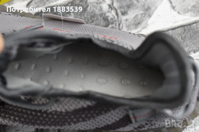 Маратонки Adidas Yeezy boost - нови 45 1/2, снимка 8 - Маратонки - 54462592