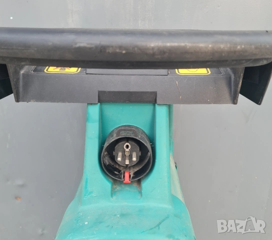 Електрическа дробилка за клони Bosch AXT 2000 – Немско качество, снимка 4 - Градинска техника - 54674187