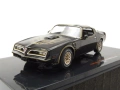Pontiac Firebird Trans Am 1977 - мащаб 1:43 на IXO моделът е нов в PVC дисплей-кейс, снимка 1