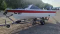 Лодка с мотор и колесар , снимка 1