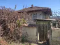 Продавам дворно място със стара къща в с. Сливовица, снимка 1