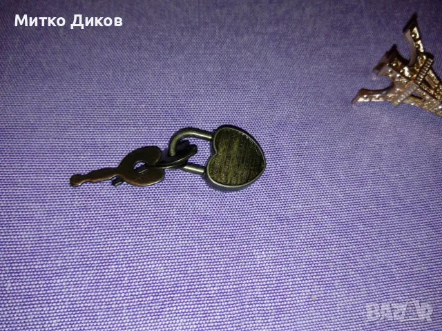 Ключодържатели разни №9 Испания-червила-Р любов-катинарче-айф кула, снимка 9 - Колекции - 55570410