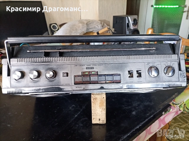 Касетофон Хитачи 8020, снимка 2 - Радиокасетофони, транзистори - 55078170