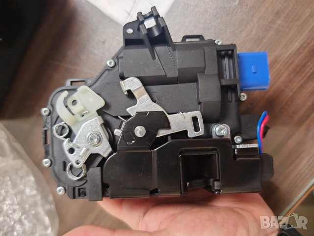 Брава за предна лява врата VW Golf 5/6, Jetta, Passat, Tiguan, Touran, Audi A3, Seat, Skoda –  нова
