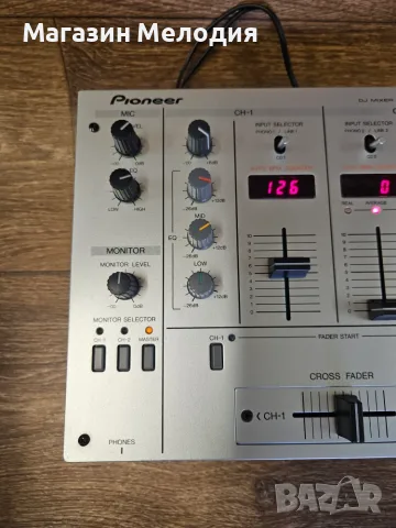 Миксер Pioneer DJM-300-S Silver / Легендарен DJ миксер Pioneer DJM-300-S – Култов аналогов модел с, снимка 3 - Ресийвъри, усилватели, смесителни пултове - 55429023