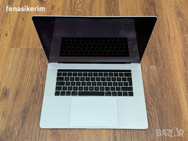 15.4' Core i7 Apple MacBook Pro Late 2016 Silver TouchBar 16GB RAM/512GB SSD/Radeon Pro 455/Бат 5ч, снимка 3 - Лаптопи за работа - 50420967