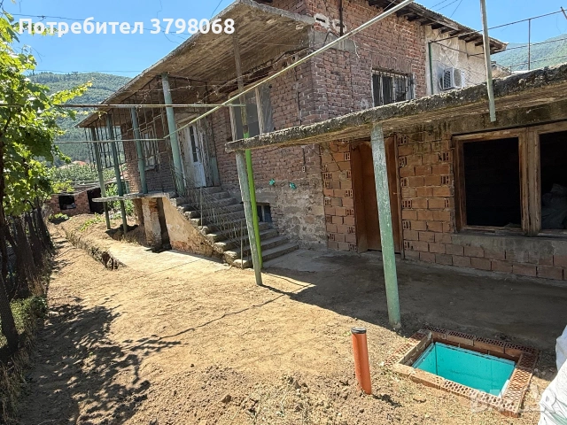 Продава се имот в Кричим, снимка 1 - Къщи - 54385803