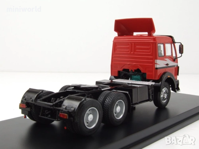 Mercedes-Benz NG 2232 влекач 1980 - мащаб 1:43 на Premium ClassiXXs моделът е нов в PVC дисплей-кейс, снимка 3 - Колекции - 54682786