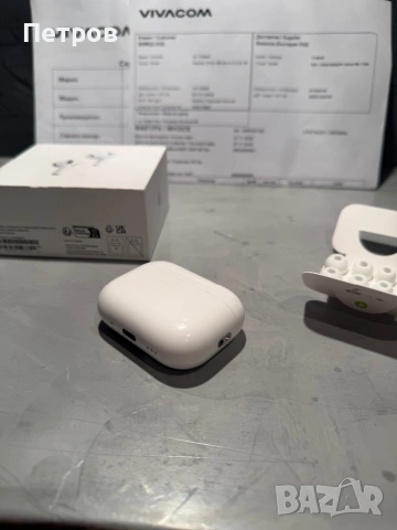 100% оригинални Apple Airpods Pro 3, Vivacom, снимка 10 - Bluetooth слушалки - 54465739