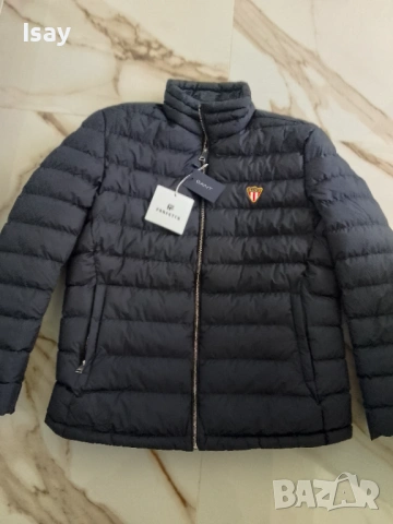 Мъжко яке GANT в тъмно син цвят 3ХЛ последен размер