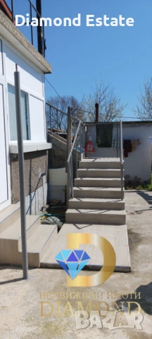 Две къщи в един двор в село Еленино, обл. Стара Загора, снимка 5 - Къщи - 54121133