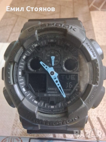 Продавам часовник Casio 